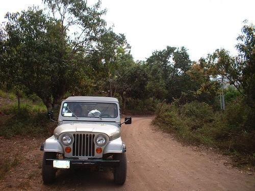 01-We-turn-on-to-a-dirt-road