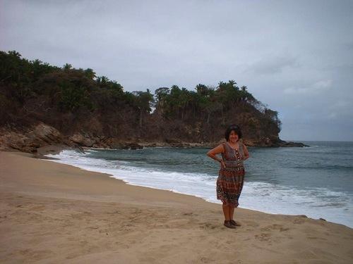 09-Vicky-checks-out-the-beach