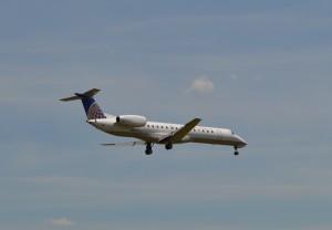 United-Express-ERJ145-DCA-LFL-300x208