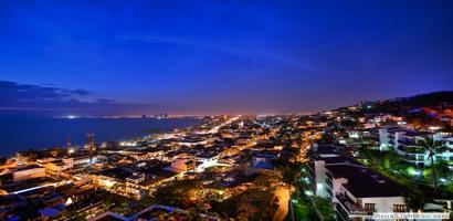 vallarta-at-night