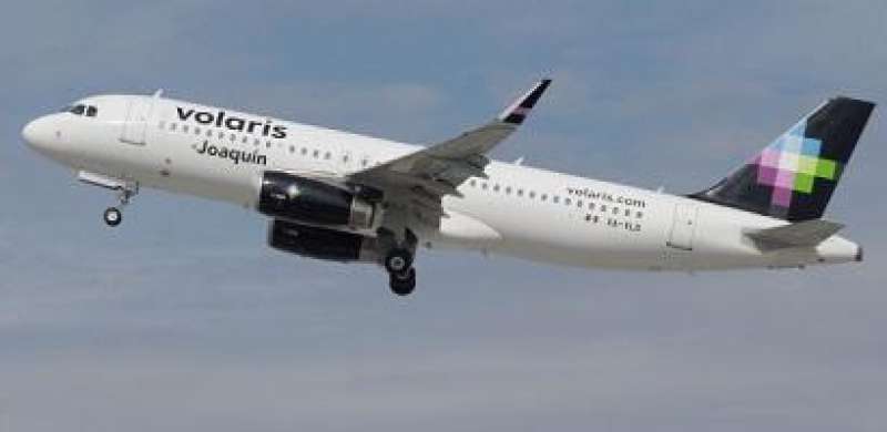Mexican airline offers to reunite immigrant families for free
