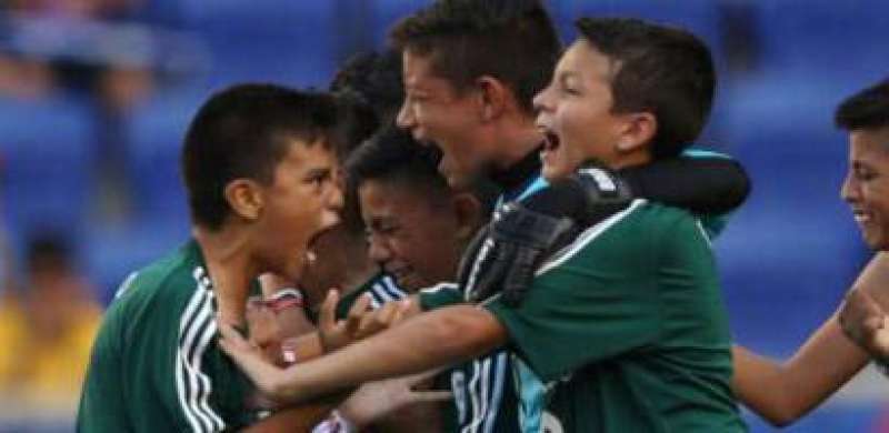 2 Mexican teams win soccer championships