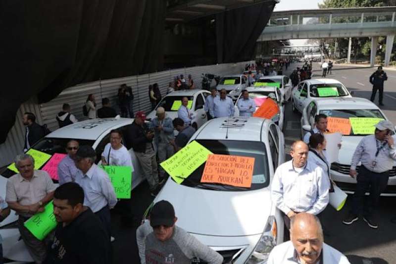 Officials meeting about airport transportation policy