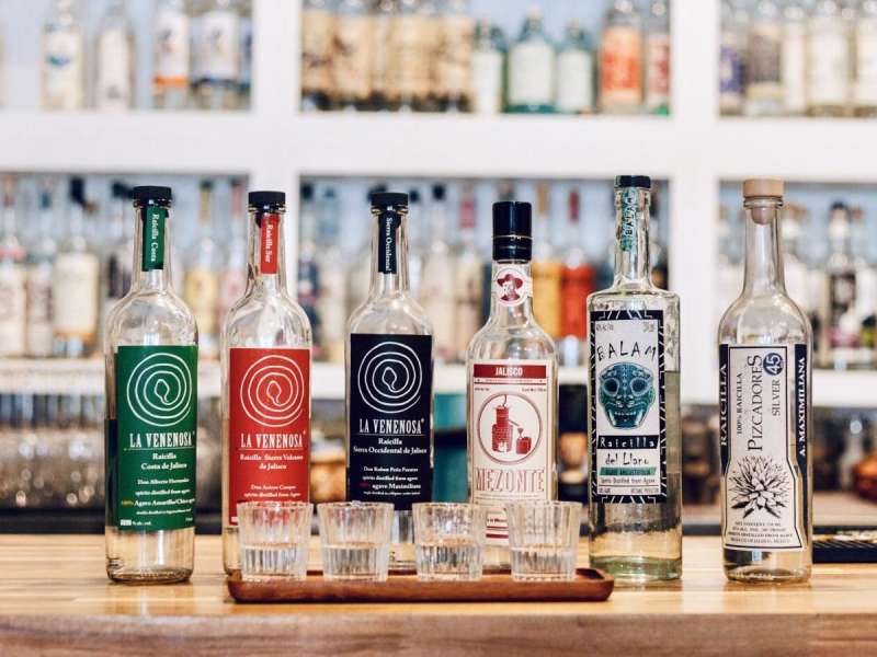 La raicilla se distingue del tequila y del mezcal en aspectos que son importantes para los productores.