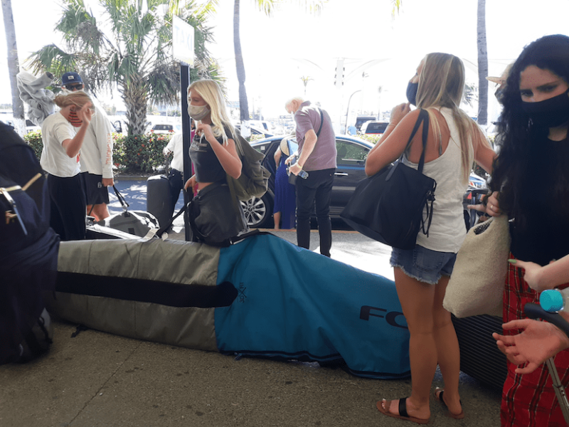 Hundreds Of Tourists Arrived Today By Air To Vallarta