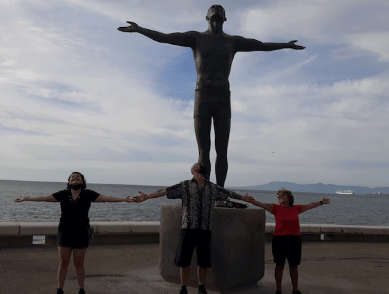“Lluvia" the New Monumental Sculpture Donated by Artist Jovian to Puerto Vallarta 