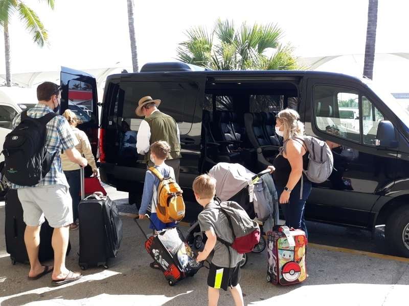 El aeropuerto espera la llegada de más norteamericanos desde Los Ángeles