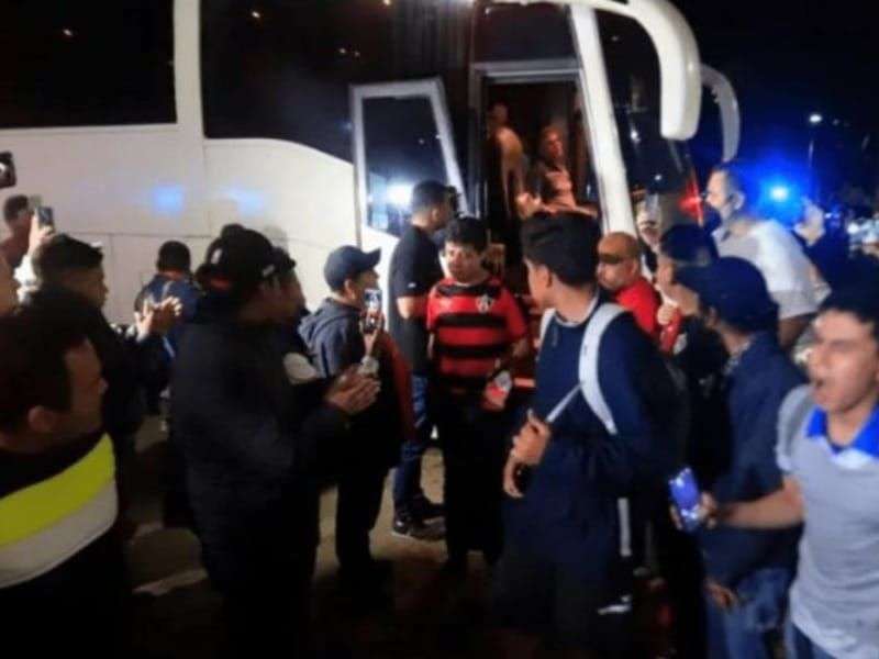 After Violence At Queretaro's Stadium Fans Return Escorted To Jalisco