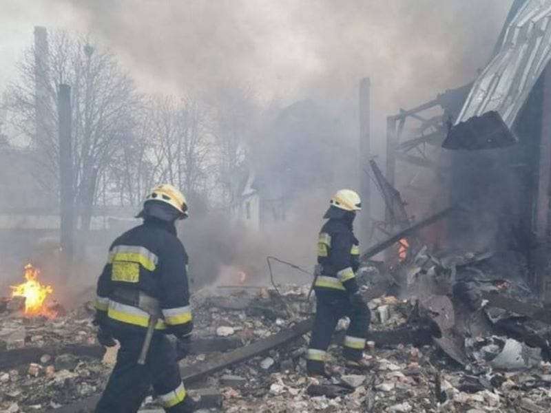 Rusia bombardea Dnipro con misiles