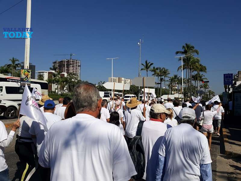 En Guadalajara miles de manifestantes defienden al INE