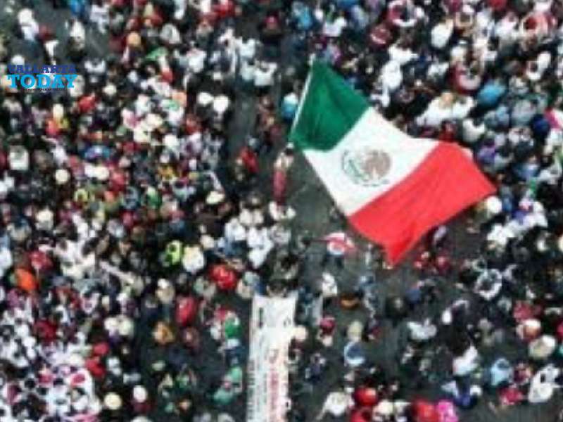 Muñoz Ledo considera ilegal marcha presidencial