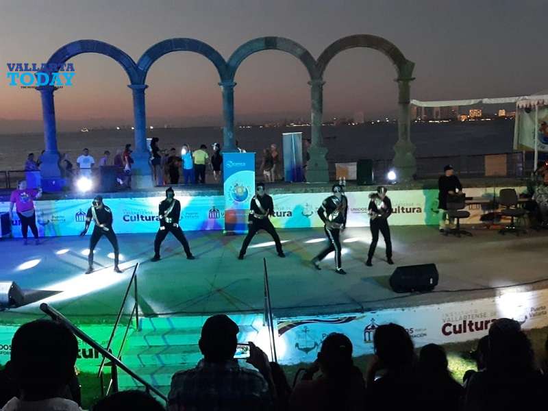 Michael Jackson's Show Presented To Benefit CANICA