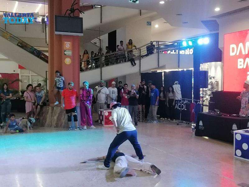 Dance Competition At Plaza Caracol.