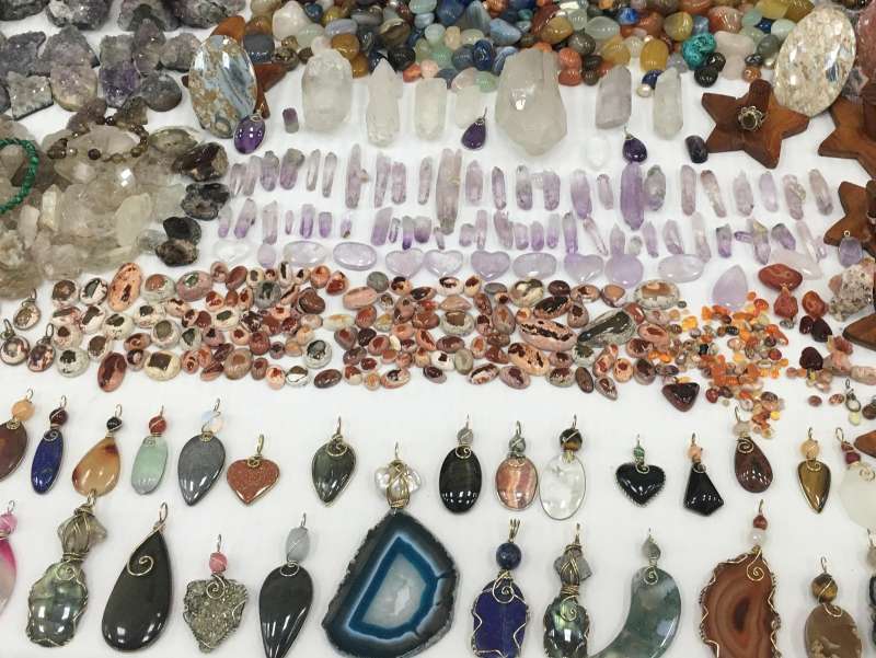 Piedras Kentany Unveil Earth's Treasures  