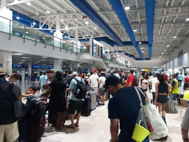 El aeropuerto vuelve a registrar intensa actividad