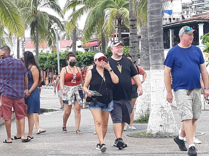 Vallarta está de nuevo en pie 