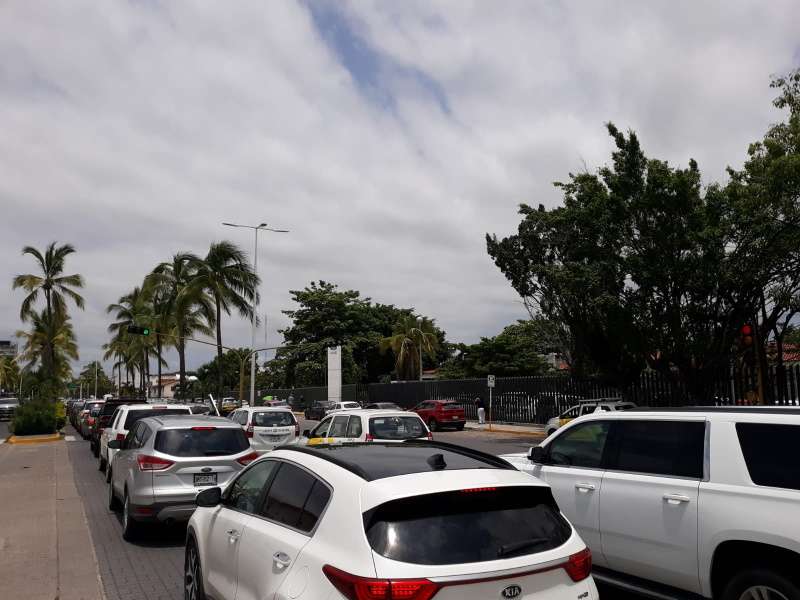 Bus Drivers in Puerto Vallarta Blocked the Main Avenue 
