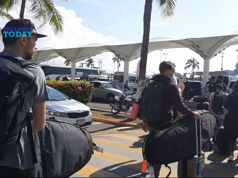 Airport at Full Capacity 895 More Flights Arrive in Vallarta