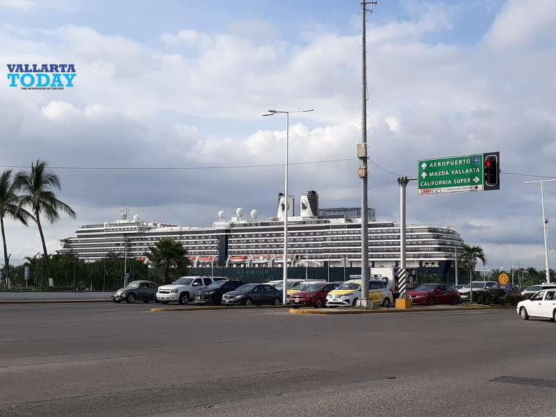 Primera llegada doble de cruceros a Vallarta