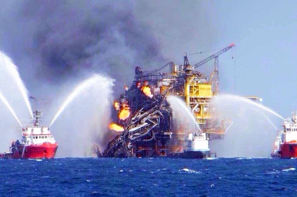 pemex oil rig fire