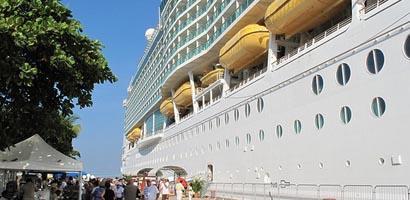 cruiseshipfront