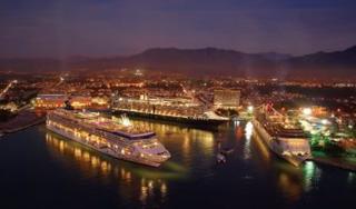 international-cruise-ship-arrival