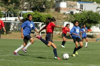 womens-football-tryouts